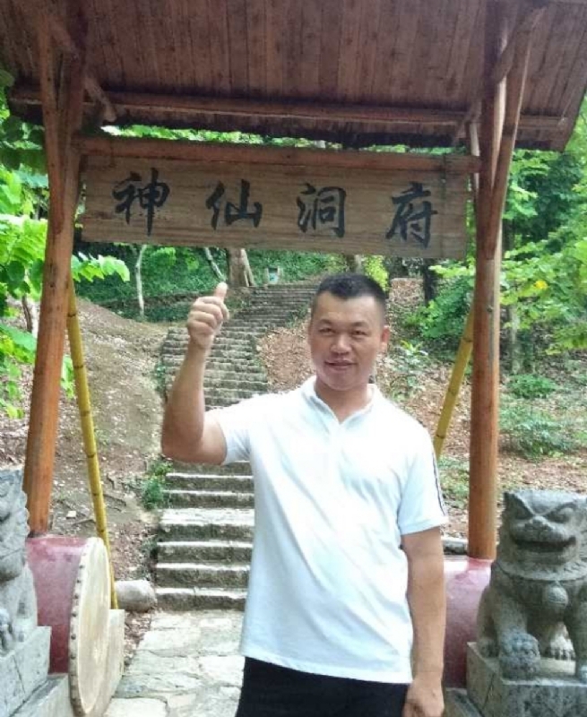 强仔的第一张照片--长沙相亲服务中心