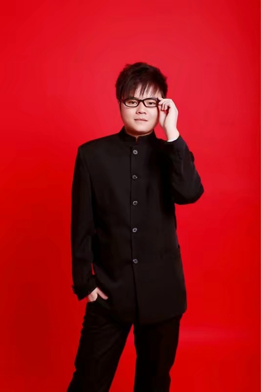 站在远处看童年的第一张照片--长沙相亲服务中心