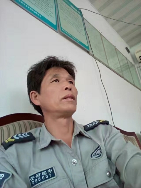 卧窗听雨的第一张照片--长沙相亲服务中心