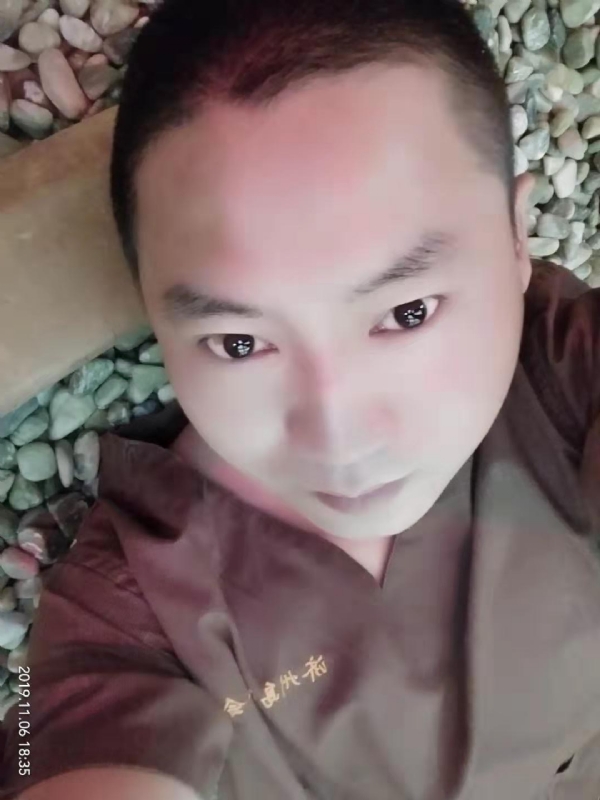 红枫叶的第一张照片--长沙相亲服务中心