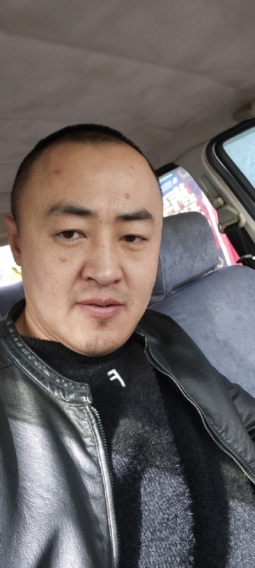 精神九哥的第一张照片--长沙相亲服务中心