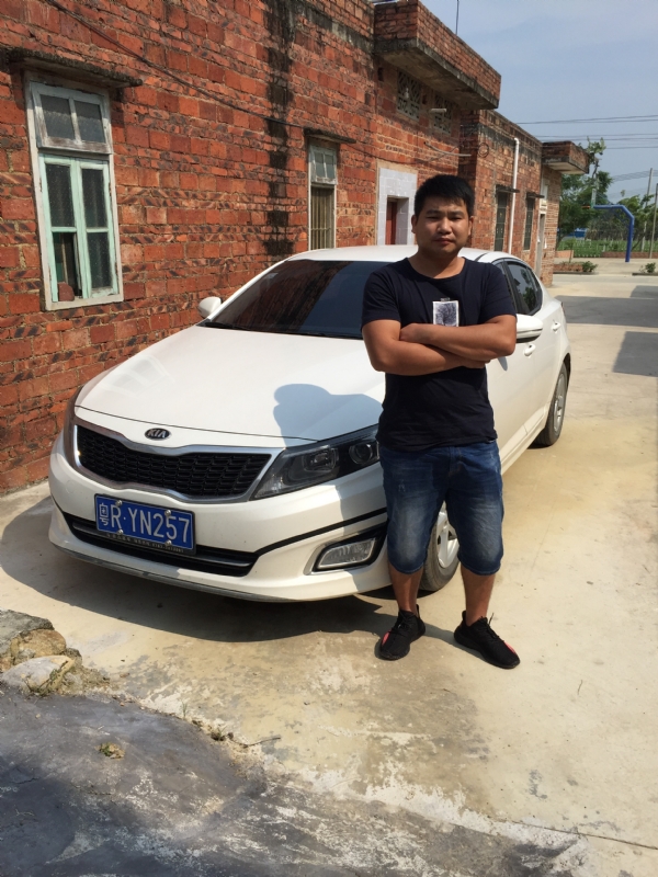 独坐街头的第二张照片--长沙相亲服务中心