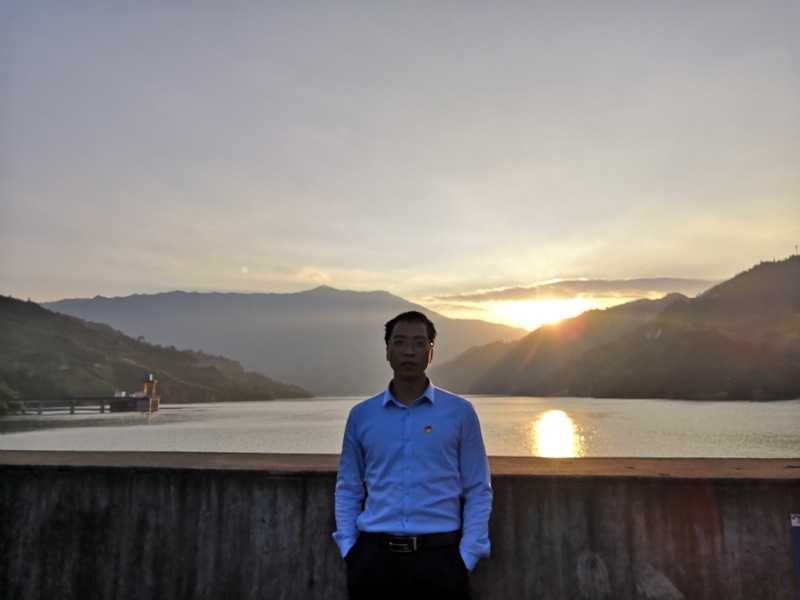 庸人自扰的第一张照片--长沙相亲服务中心