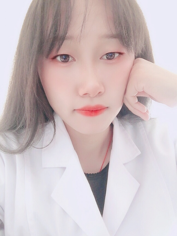 白婚纱的第一张照片--长沙相亲服务中心