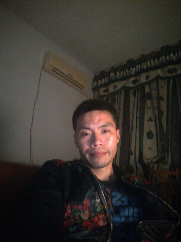 性情男儿的第一张照片--长沙相亲服务中心