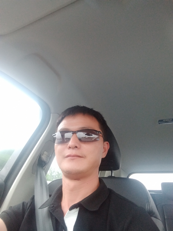 孤独的男人的第二张照片--长沙相亲服务中心