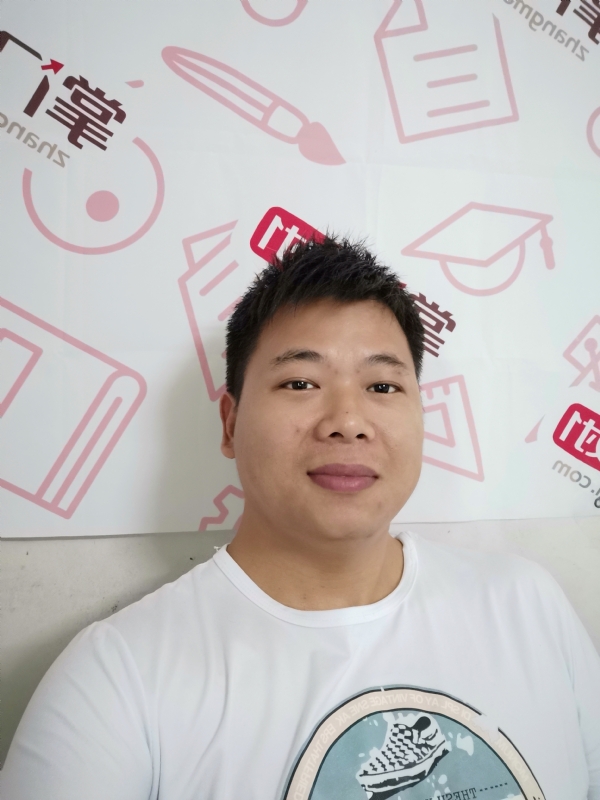 轻静地行走着的第一张照片--长沙相亲服务中心