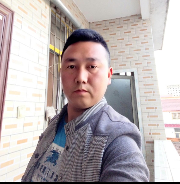 帅帅的大叔的第一张照片--长沙相亲服务中心