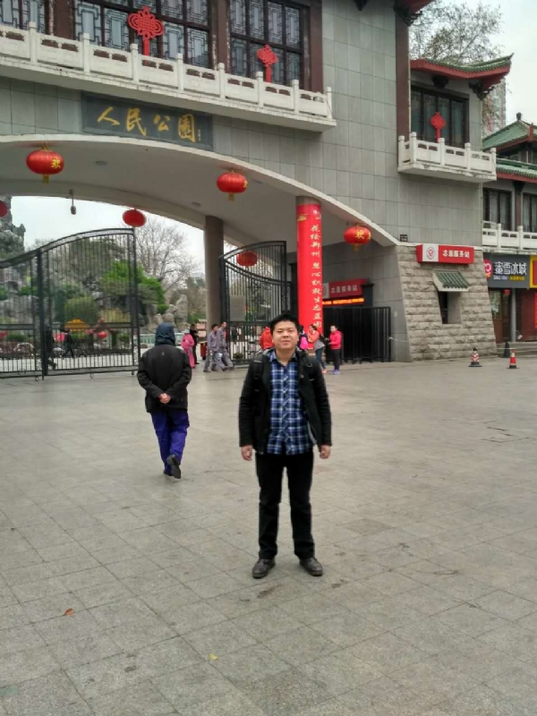 在奋斗的第一张照片--长沙相亲服务中心