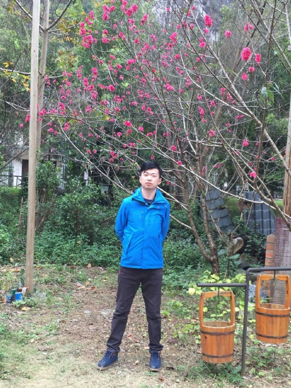 金生水起的第一张照片--长沙相亲服务中心