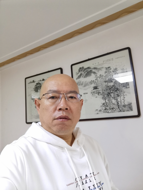 光头博士的第一张照片--长沙相亲服务中心