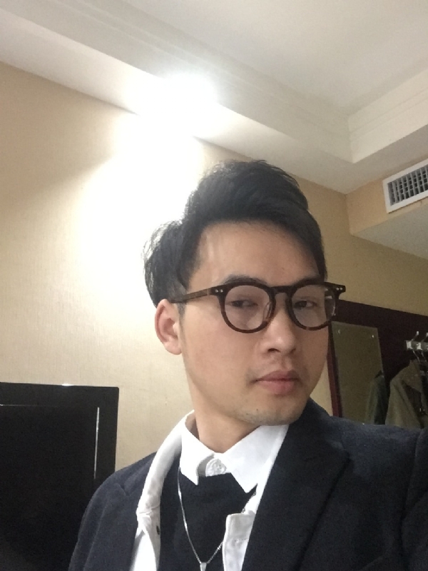 曾亮的第二张照片--长沙相亲服务中心