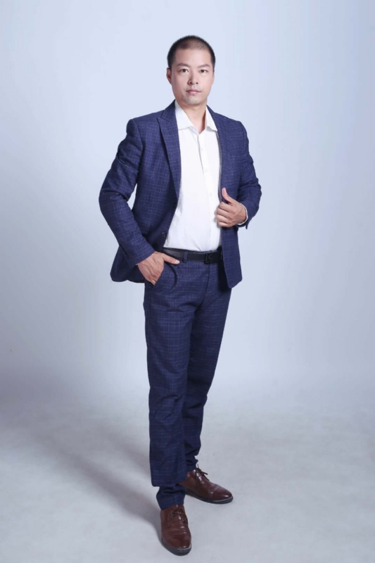 努力的青年的第一张照片--长沙相亲服务中心