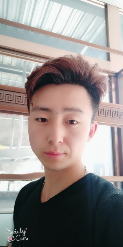 拼命微笑的第二张照片--长沙相亲服务中心