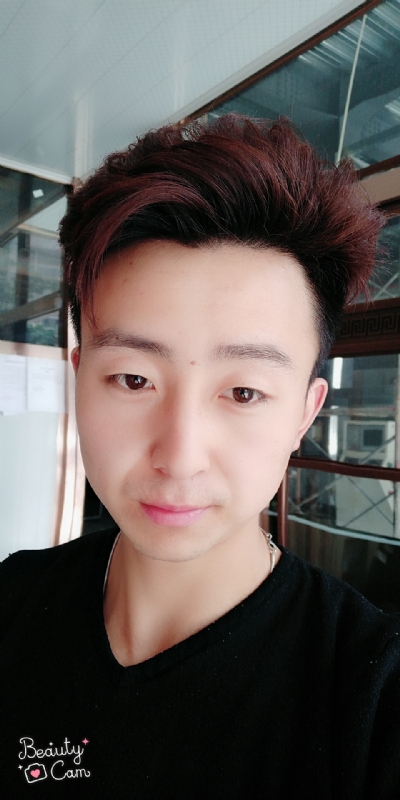 拼命微笑的第三张照片--长沙相亲服务中心