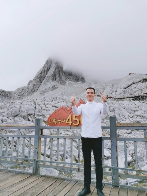 灰太狼的第一张照片--长沙相亲服务中心