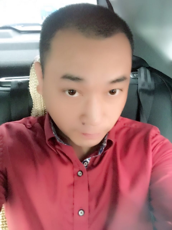 在一个路口等的第一张照片--长沙相亲服务中心