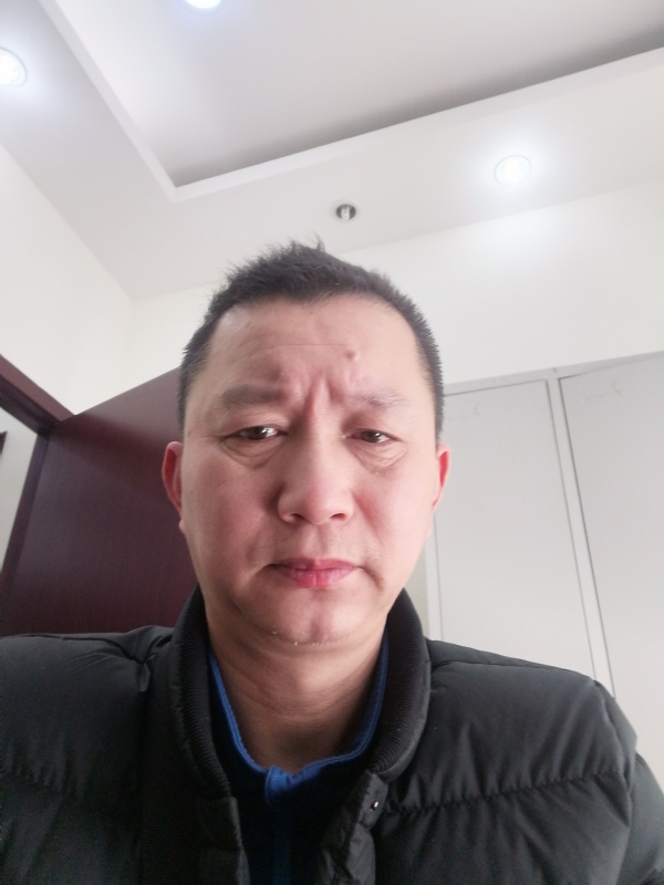 相视而笑的第一张照片--长沙相亲服务中心