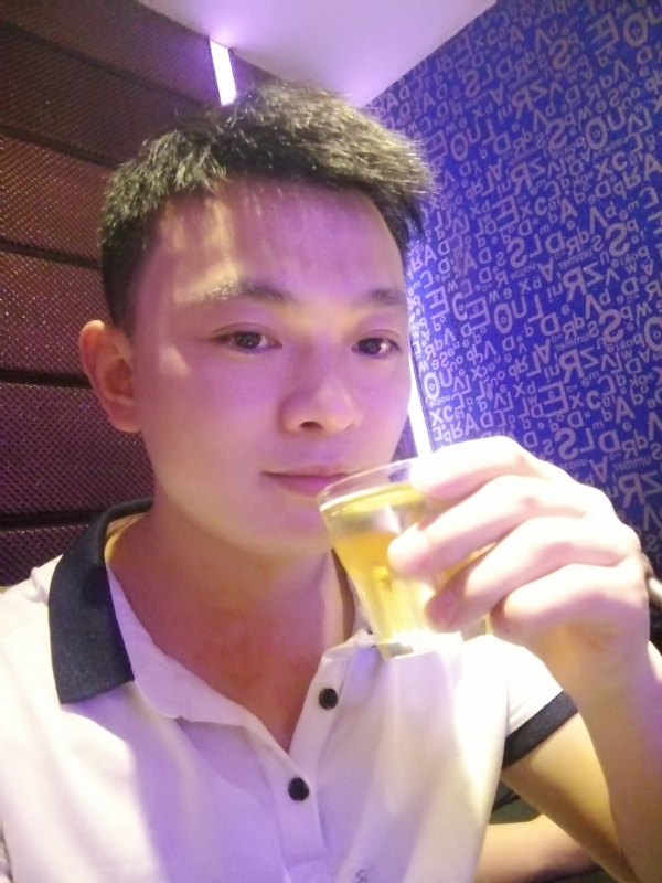 幸福的拥抱的第一张照片--长沙相亲服务中心