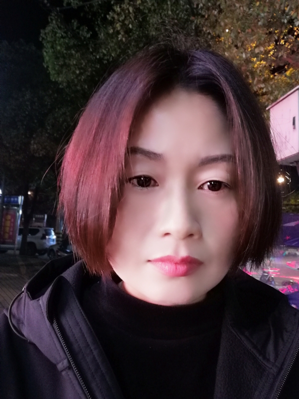 风中百合的第一张照片--长沙相亲服务中心