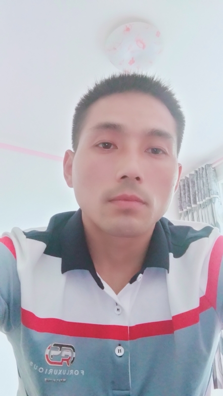 染红尘世的第一张照片--长沙相亲服务中心