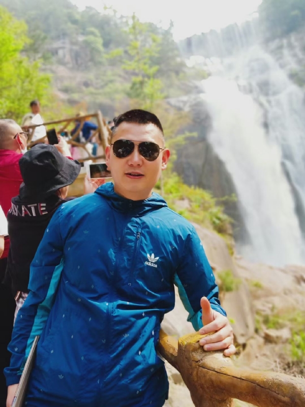 钟爱一生的第一张照片--长沙相亲服务中心