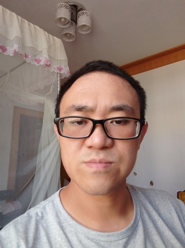 小涨常鸿的第一张照片--长沙相亲服务中心