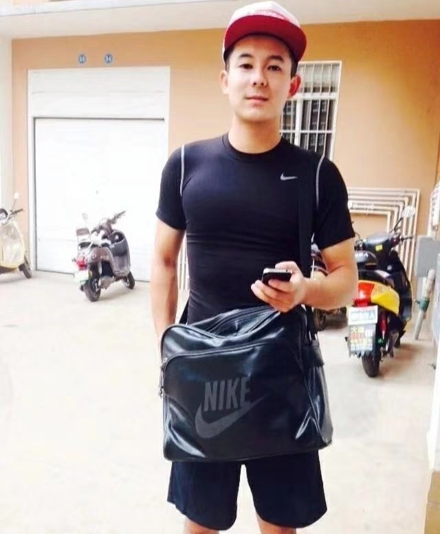 花花是只狗的第一张照片--长沙相亲服务中心