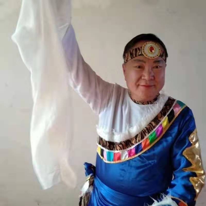 走在冷风中的第一张照片--长沙相亲服务中心