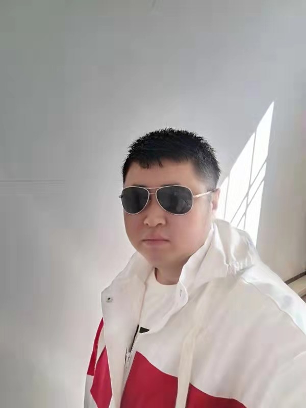 大漠叔叔的第一张照片--长沙相亲服务中心