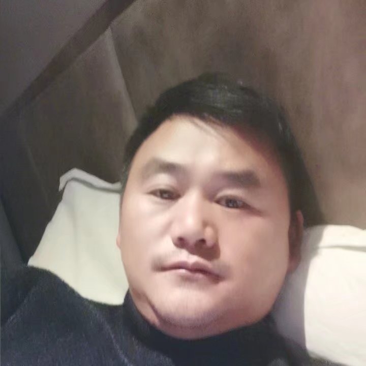 奔跑的第二张照片--长沙相亲服务中心