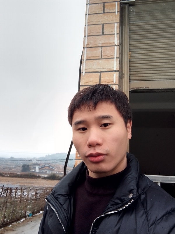 银色的羽翼的第一张照片--长沙相亲服务中心