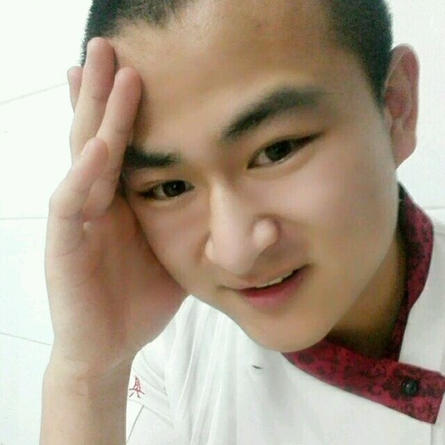 人潮拥挤的第一张照片--长沙相亲服务中心