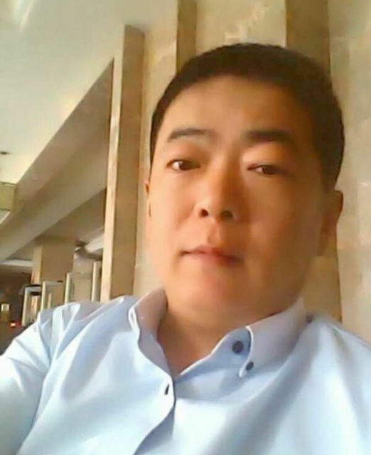 落叶随风的第一张照片--长沙相亲服务中心