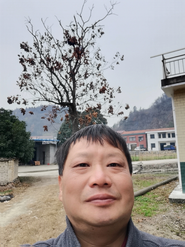 苏众青春冲浪的第一张照片--长沙相亲服务中心