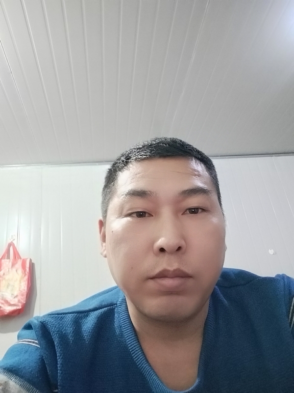 开着拖拉机去兜风的第一张照片--长沙相亲服务中心