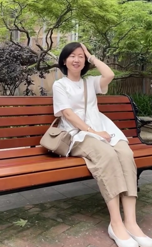 千年老母猪的第五张照片--长沙相亲服务中心