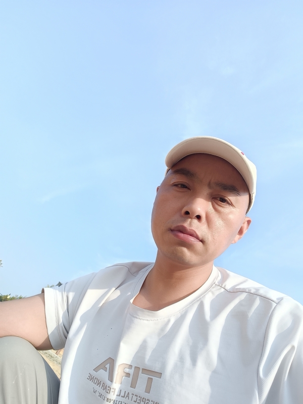 哥哥的第一张照片--长沙相亲服务中心