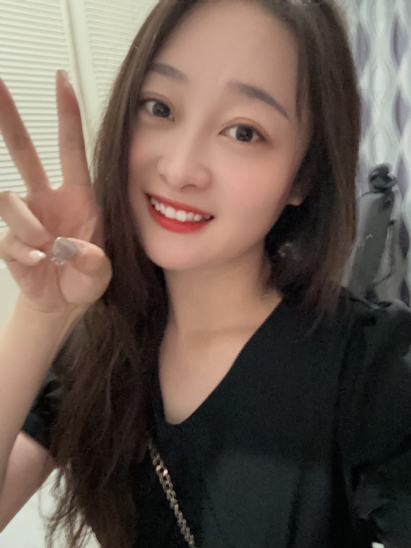 草莓的第一张照片--长沙相亲服务中心