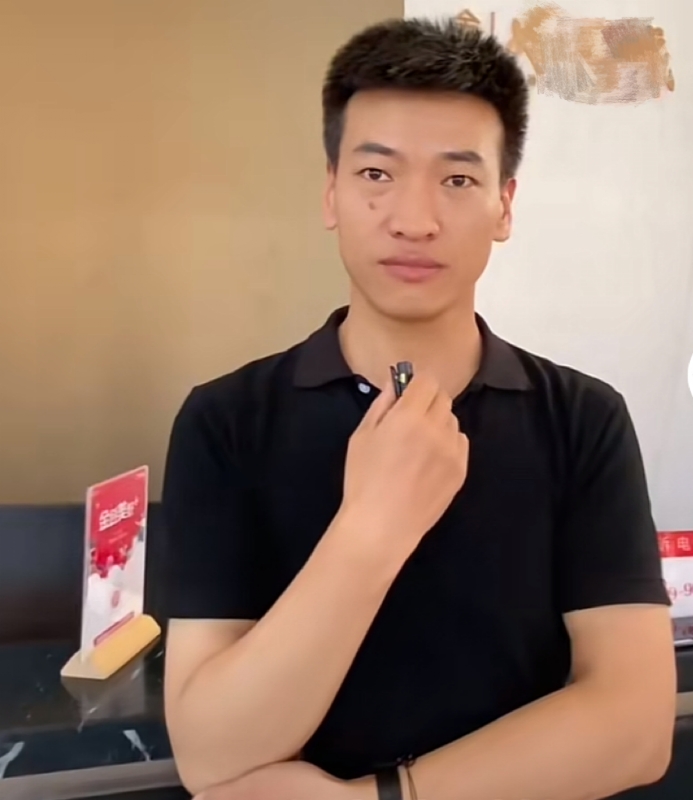 一杯梁白开的第一张照片--长沙相亲服务中心