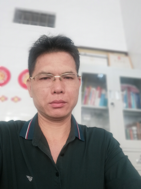 后视镜的第二张照片--长沙相亲服务中心