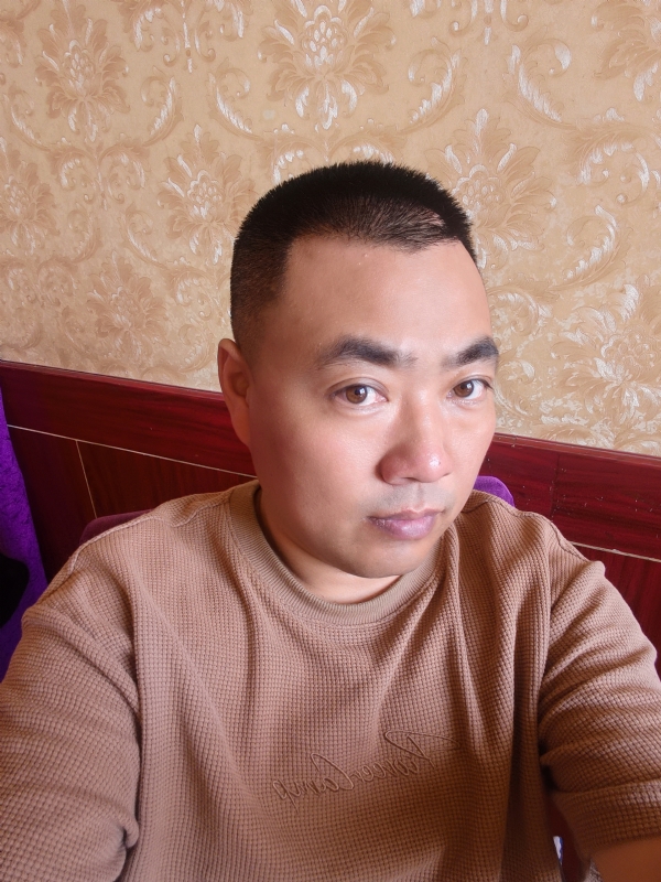 擦亮眼睛向前看的第一张照片--长沙相亲服务中心