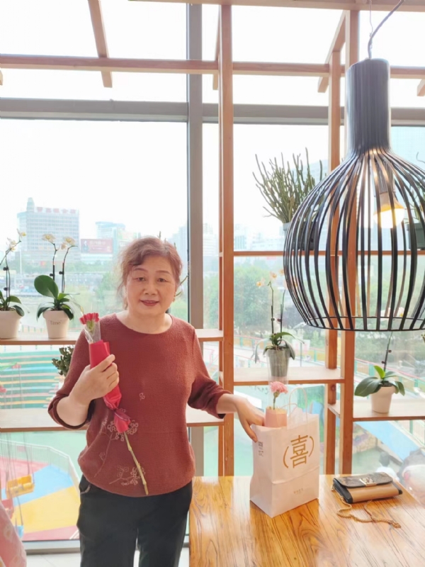 静香的第一张照片--长沙相亲服务中心