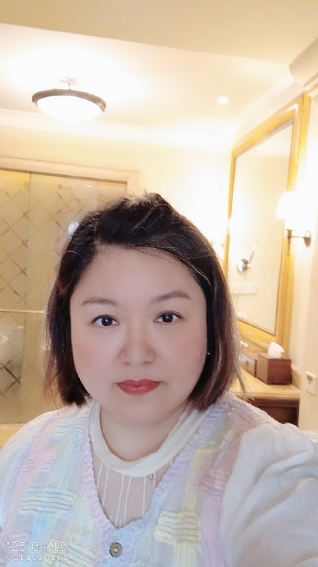 衎静玲瓏的第一张照片--长沙相亲服务中心