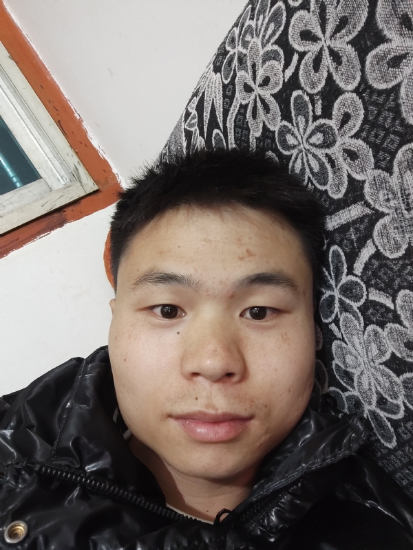 麒麟区幼儿园扛把子的第三张照片--长沙相亲服务中心