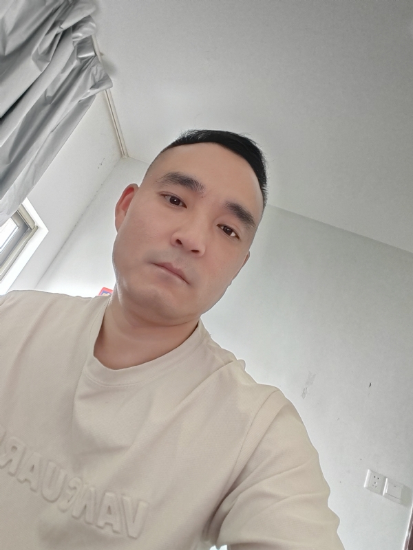 小锋的第一张照片--长沙相亲服务中心