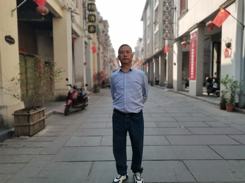 一粒尘埃的第一张照片--长沙相亲服务中心