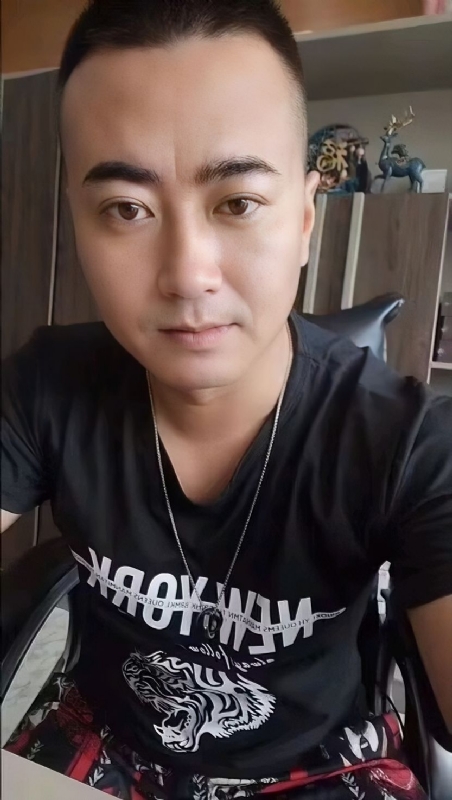 Luck耀的第一张照片--长沙相亲服务中心