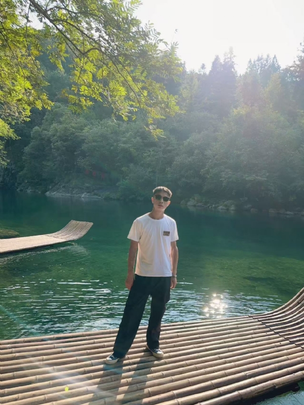 林言的第三张照片--长沙相亲服务中心